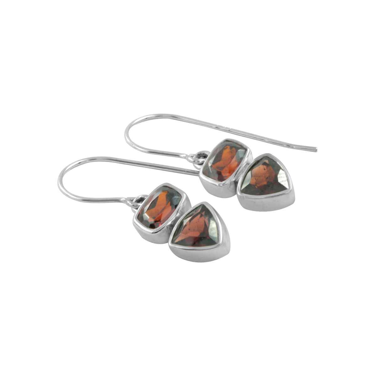 Silver Earring With 2 Garnet Facet