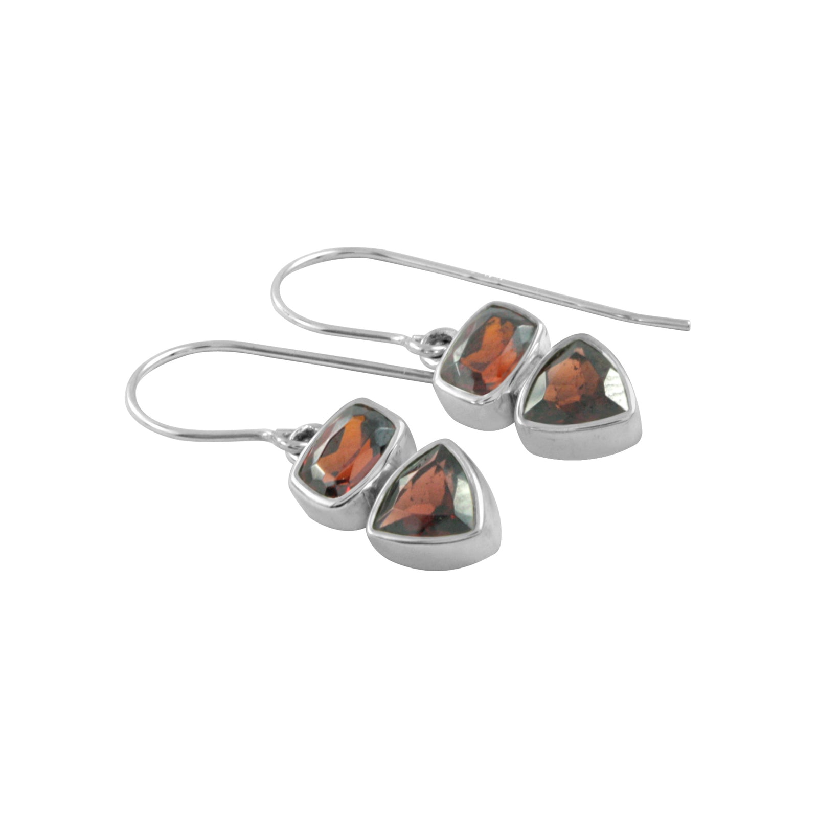 Silver Earring With 2 Garnet Facet