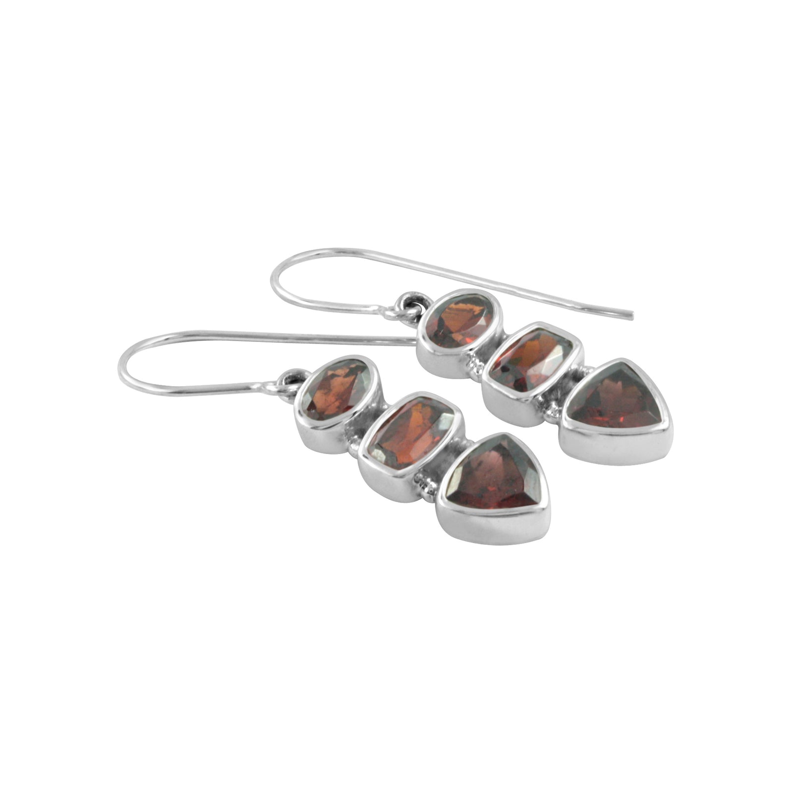 Silver Earring With 3 Garnet Facet