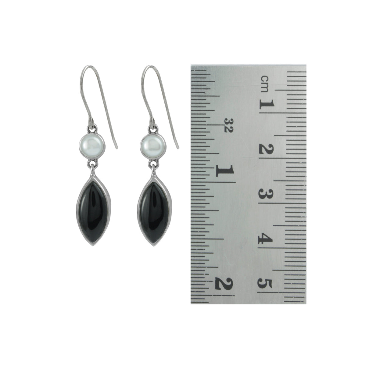 Classic design - Simple &amp; Elegant Onyx and Pearl Earring