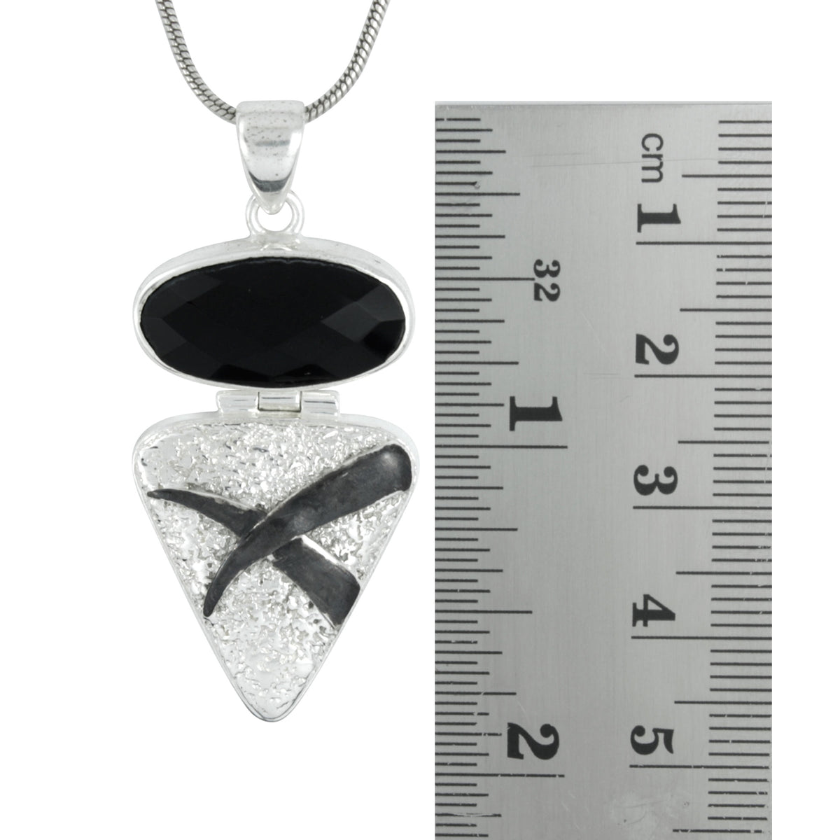 Silver Pendant With Onyx Oval Brio And Texture Element Component