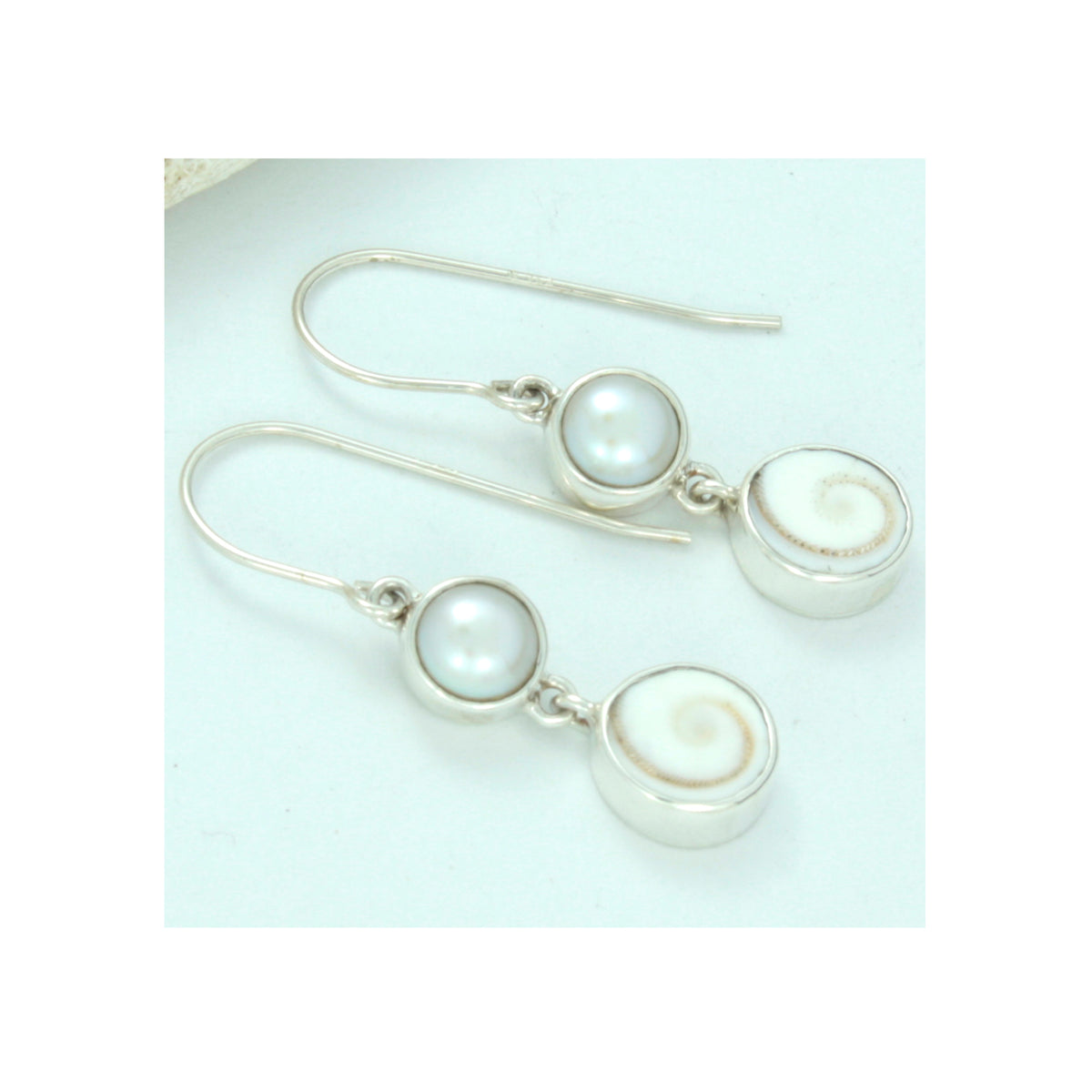 Silver Earring With Pearl Round &amp; Shell Spiral Round