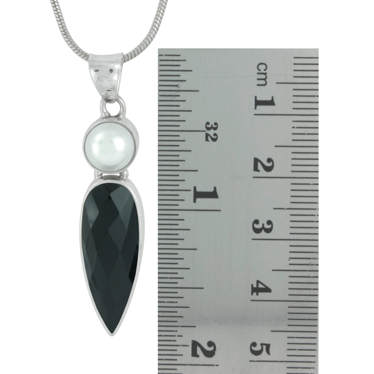 Simple Elagance Pearl and Onyx Pendant