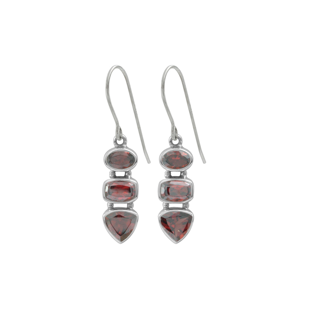 Silver Earring With 3 Garnet Facet