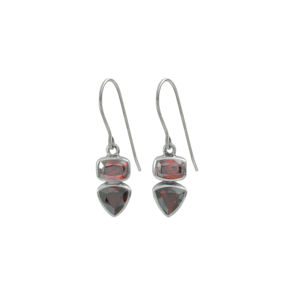 Silver Earring With 2 Garnet Facet